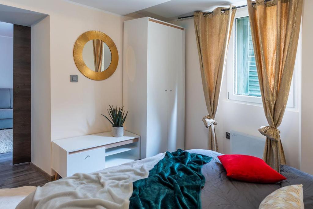 Residenza Santa Anastasia With Parking Included *