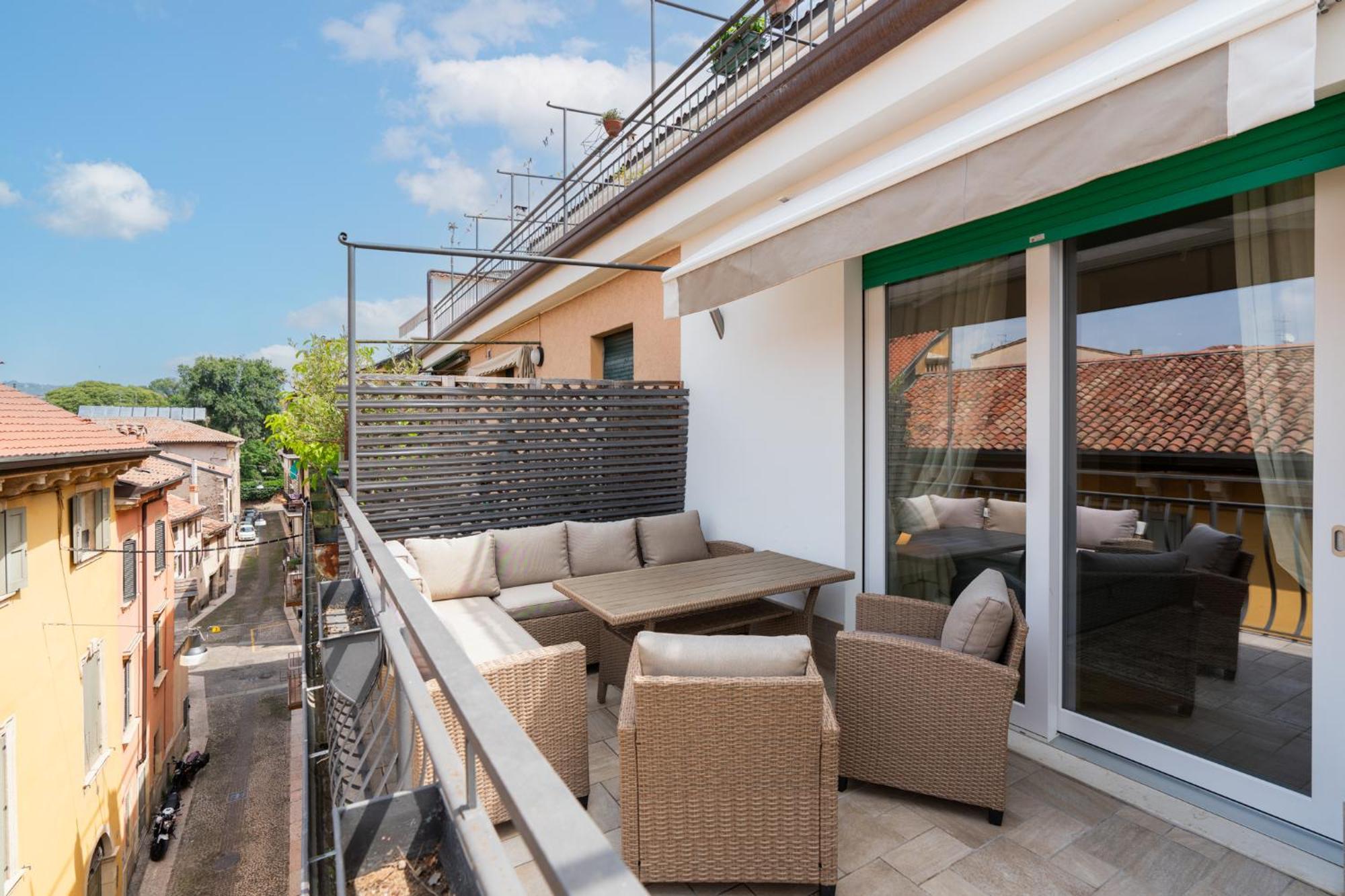 Domus - Ampia Residenza Filippini A Pochi Passi Dall'arena