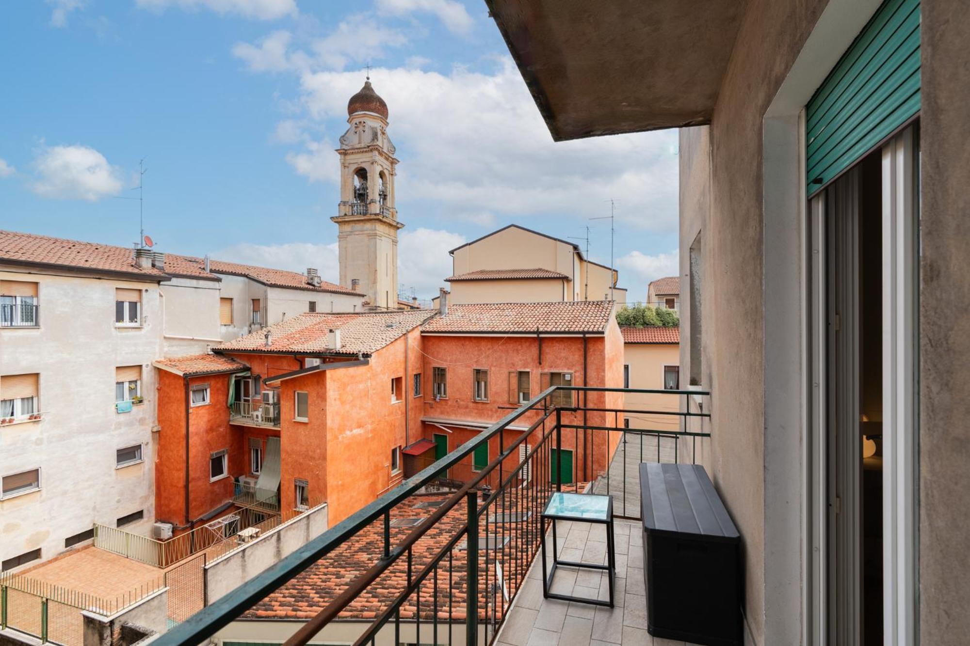 Domus - Ampia Residenza Filippini A Pochi Passi Dall'arena Verona