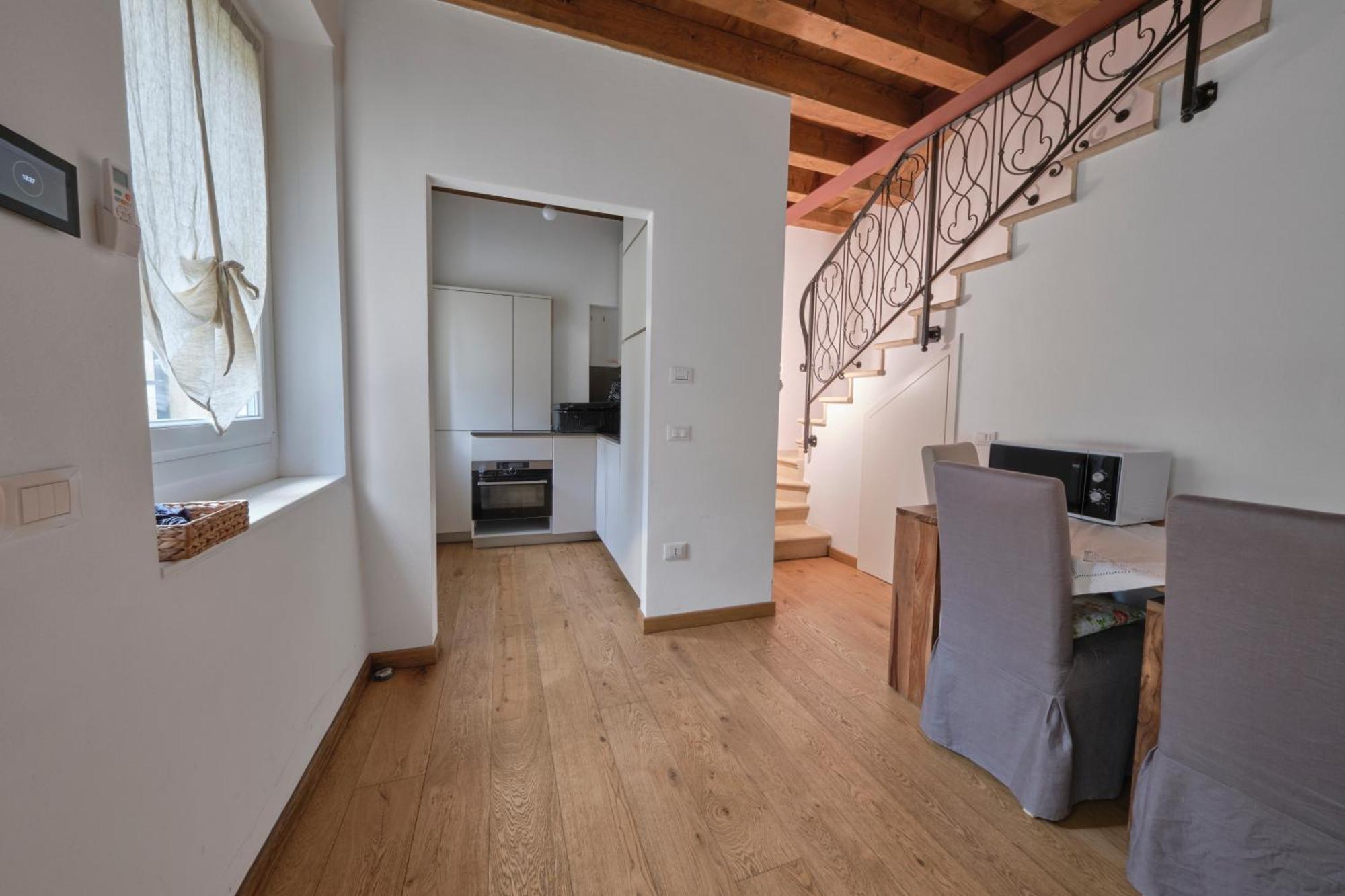Beautiful, Cozy With A Small Courtyard.