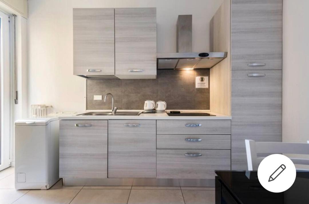 Es - Essential Solution & Emotion Stories Bed & Breakfast Verona