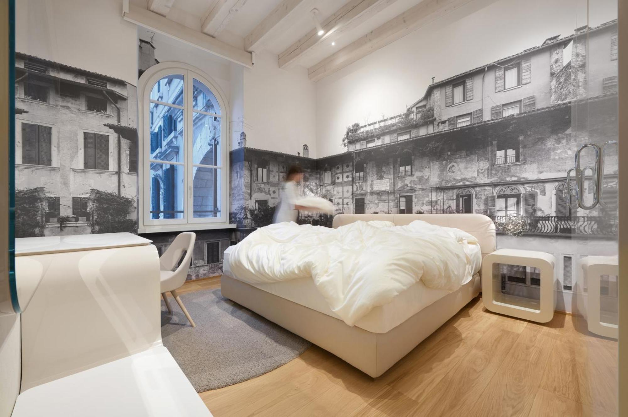 Lords Of Luxury Apartment