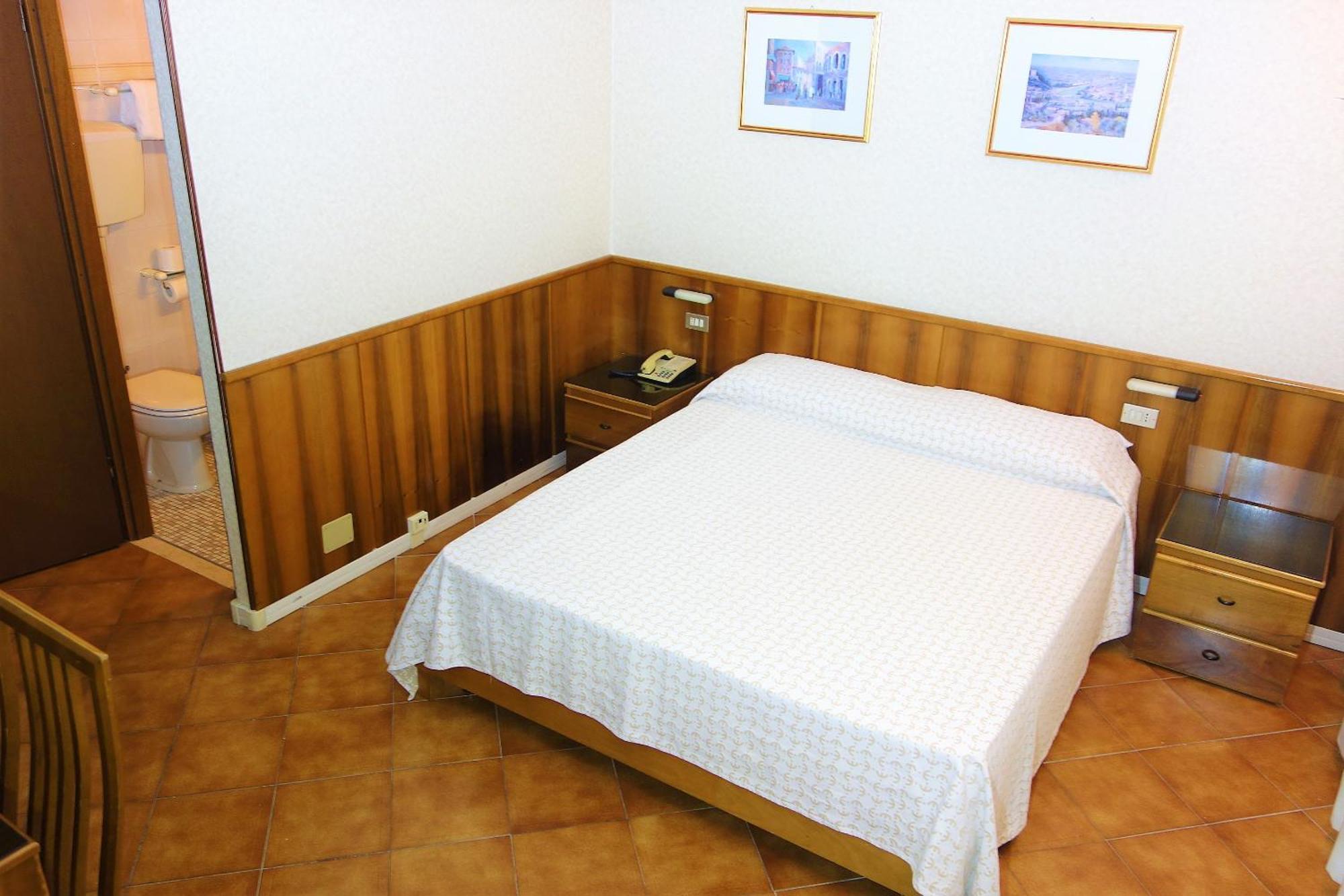 Euromotel Croce Bianca Khách sạn