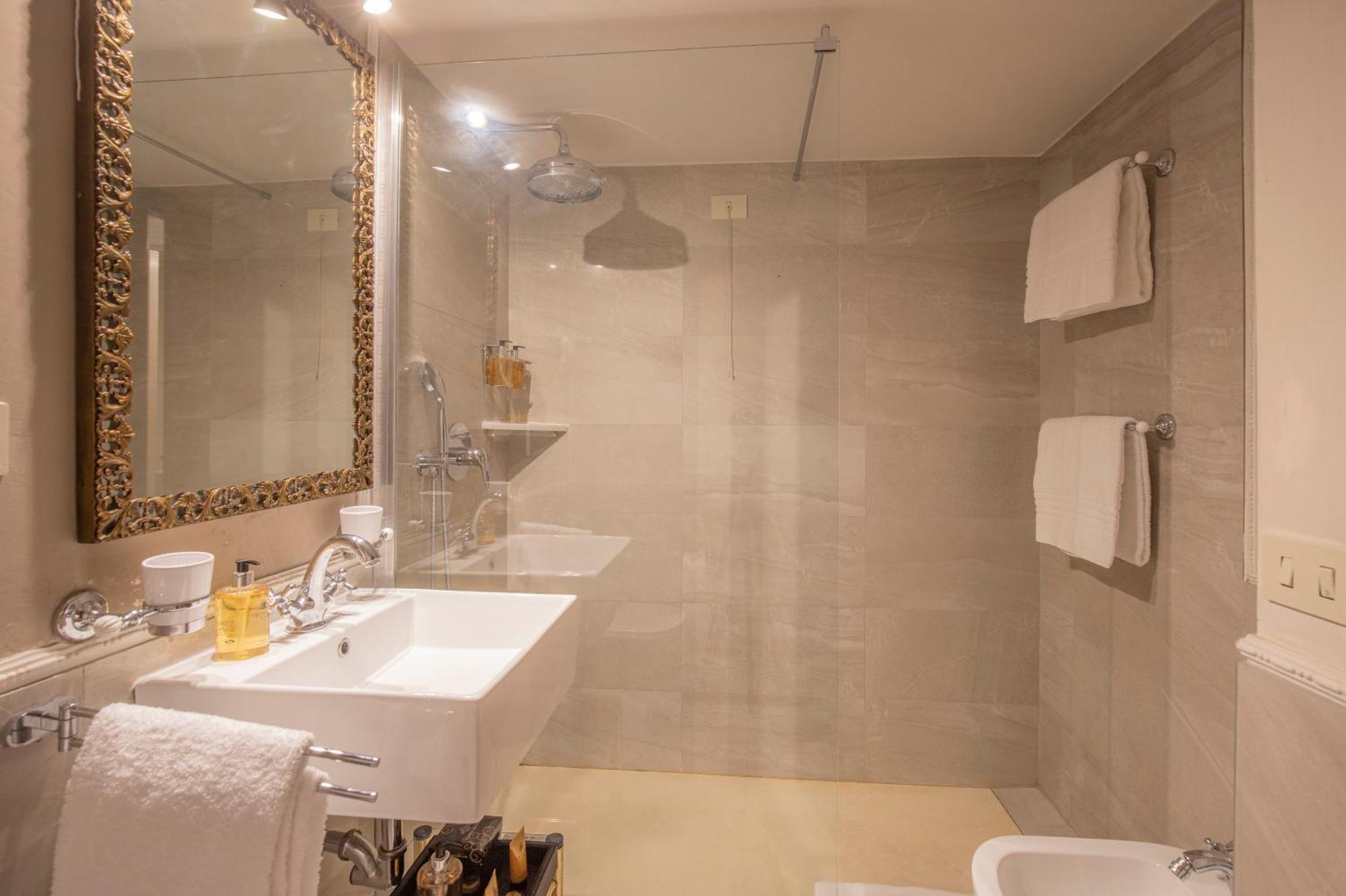 Gasthof Corte Realdi Piazza Erbe 3*