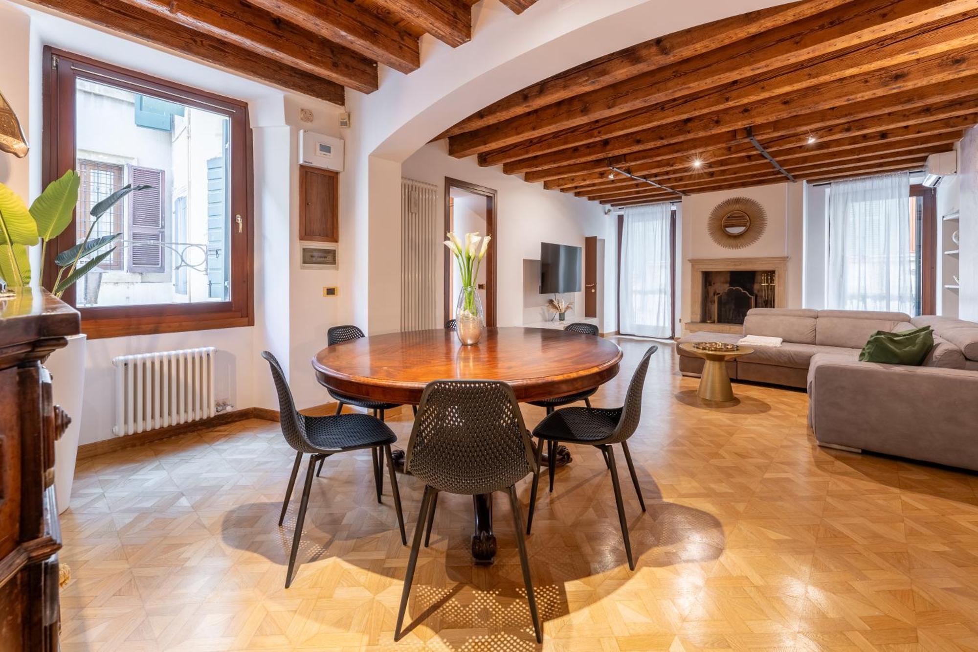 Apartment Sgarzerie Luxury Flat 2 120mq