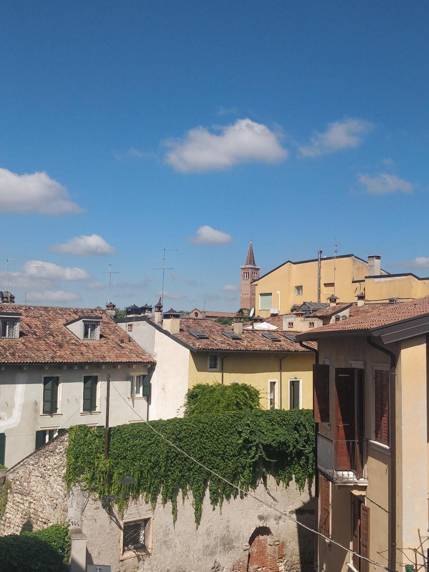 Scusari * Verona