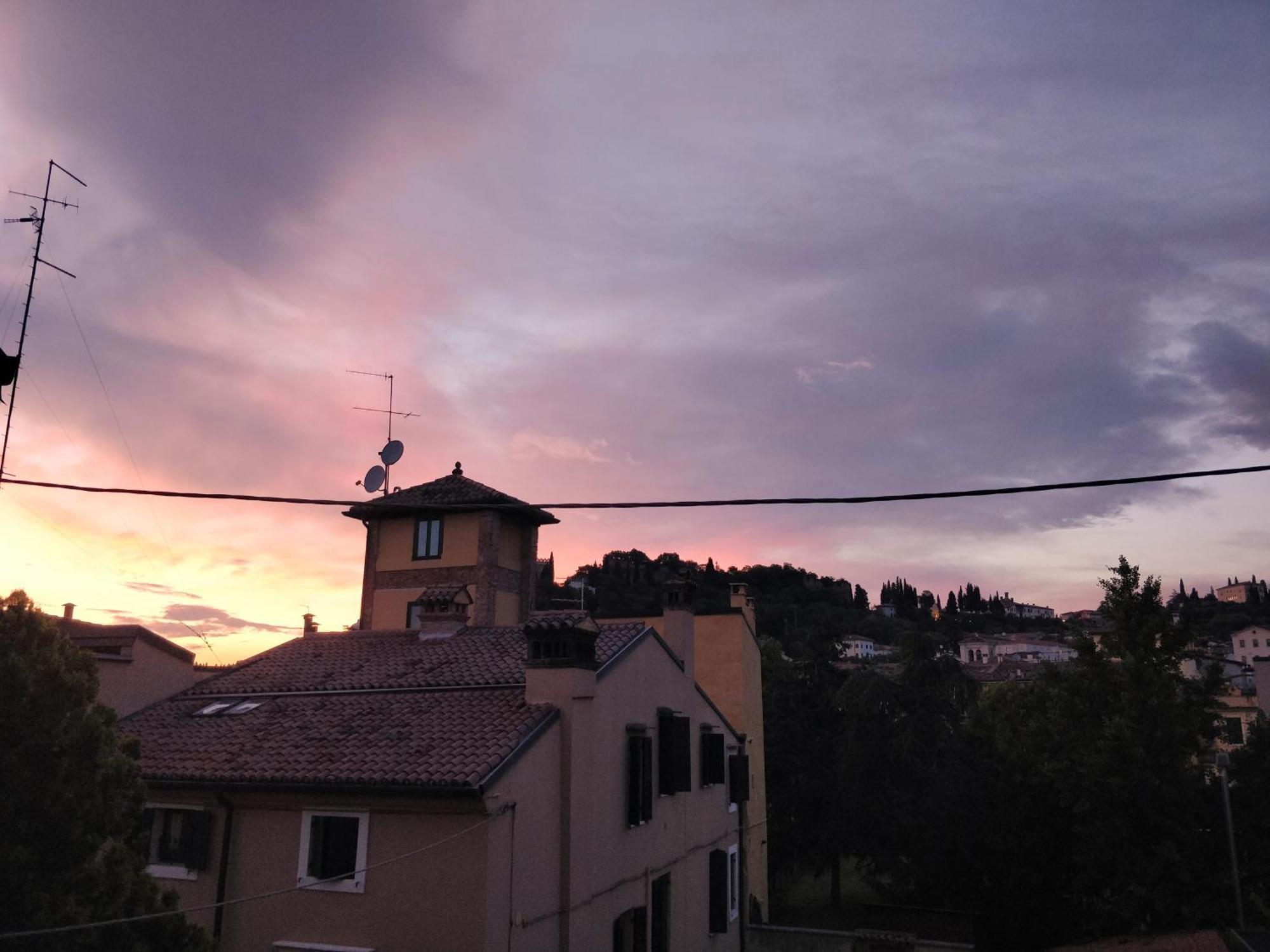 Scusari