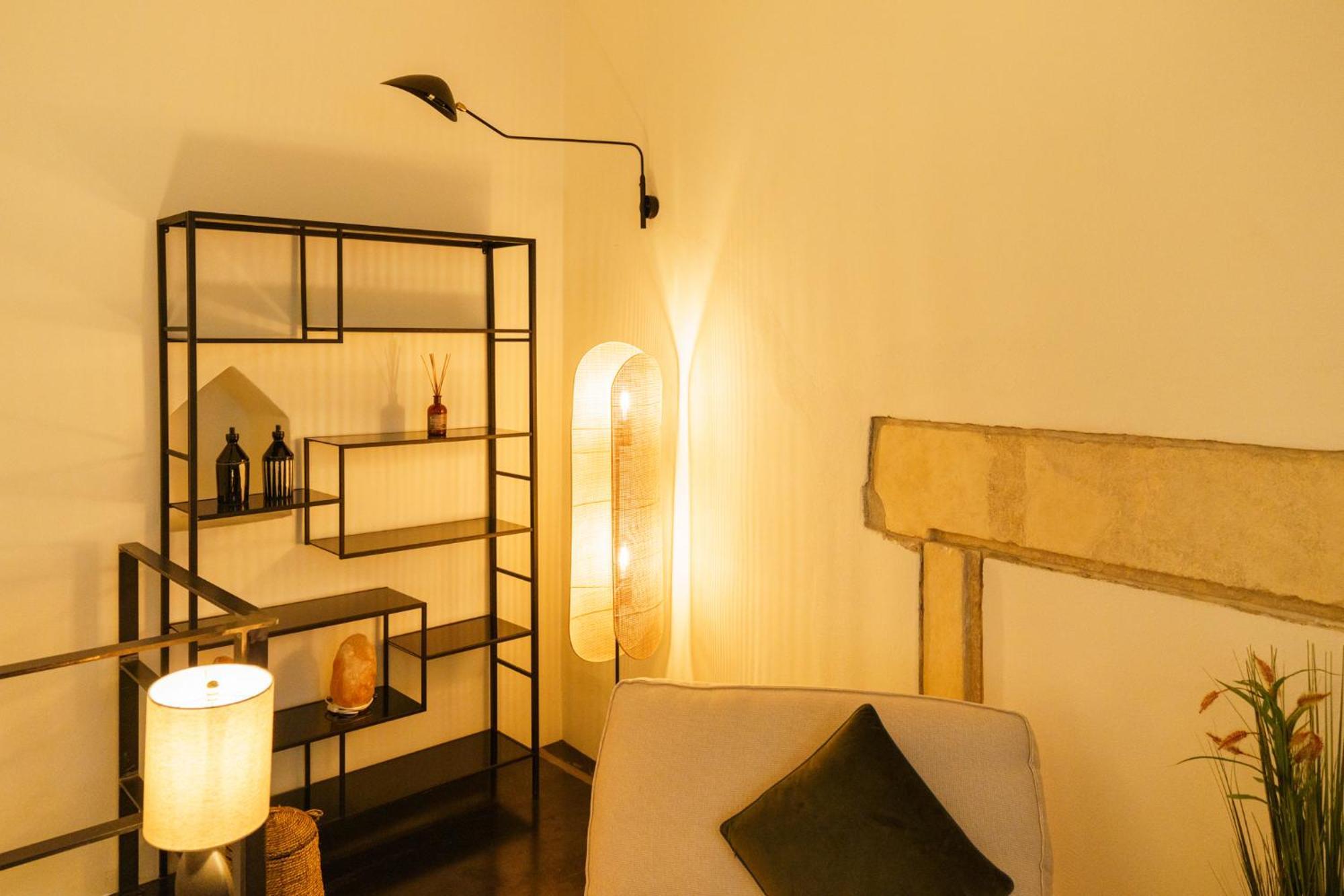 Domus - Elegante Residenza Satiro Apartment *