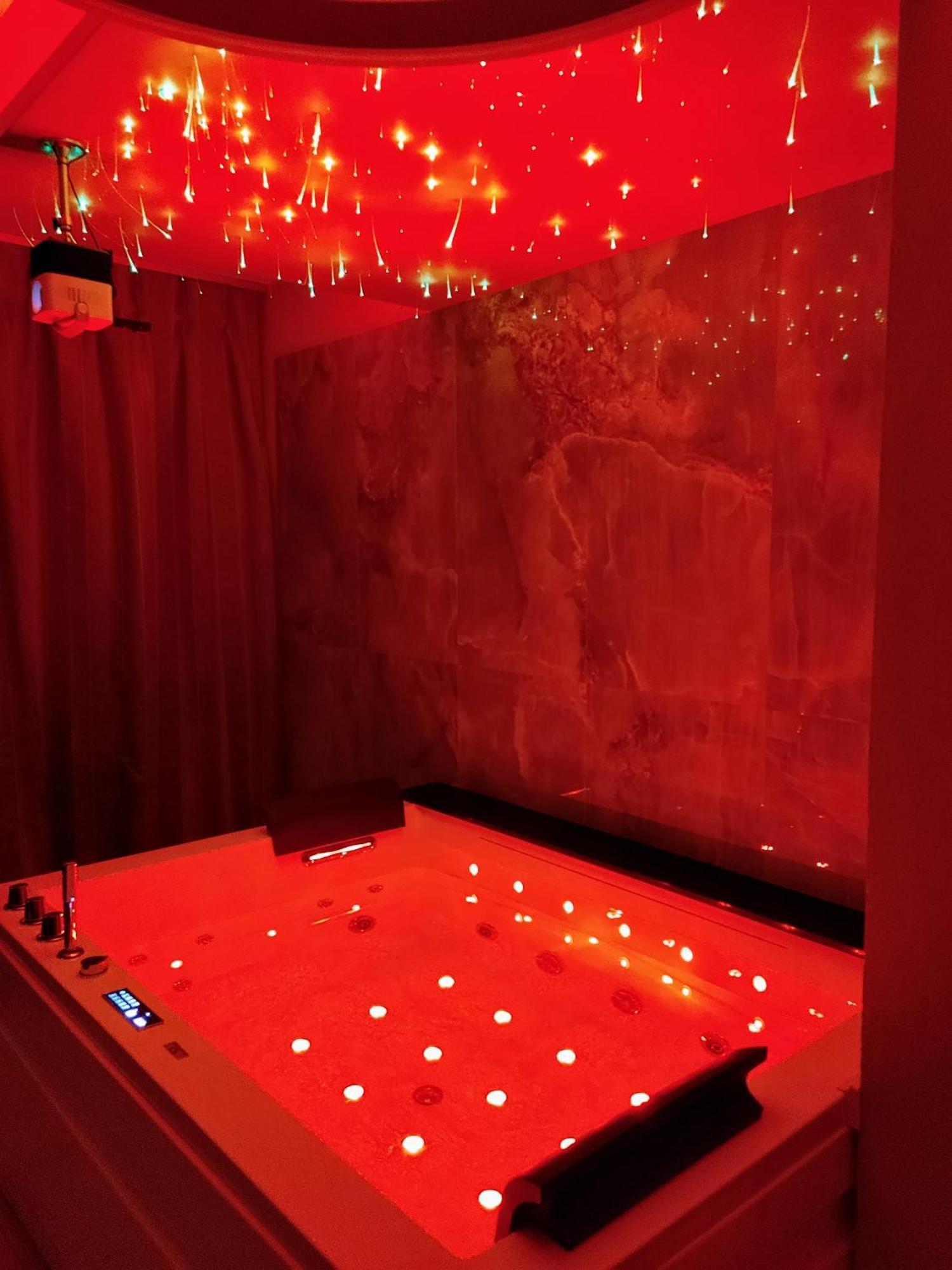 Diamond Apartment *