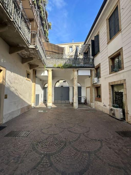 Arena Opera House Apartment