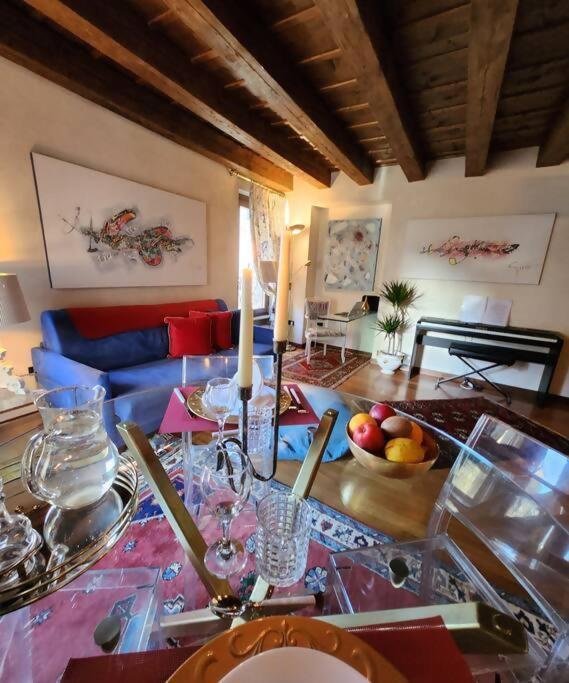 Juliets Bed Art Verona