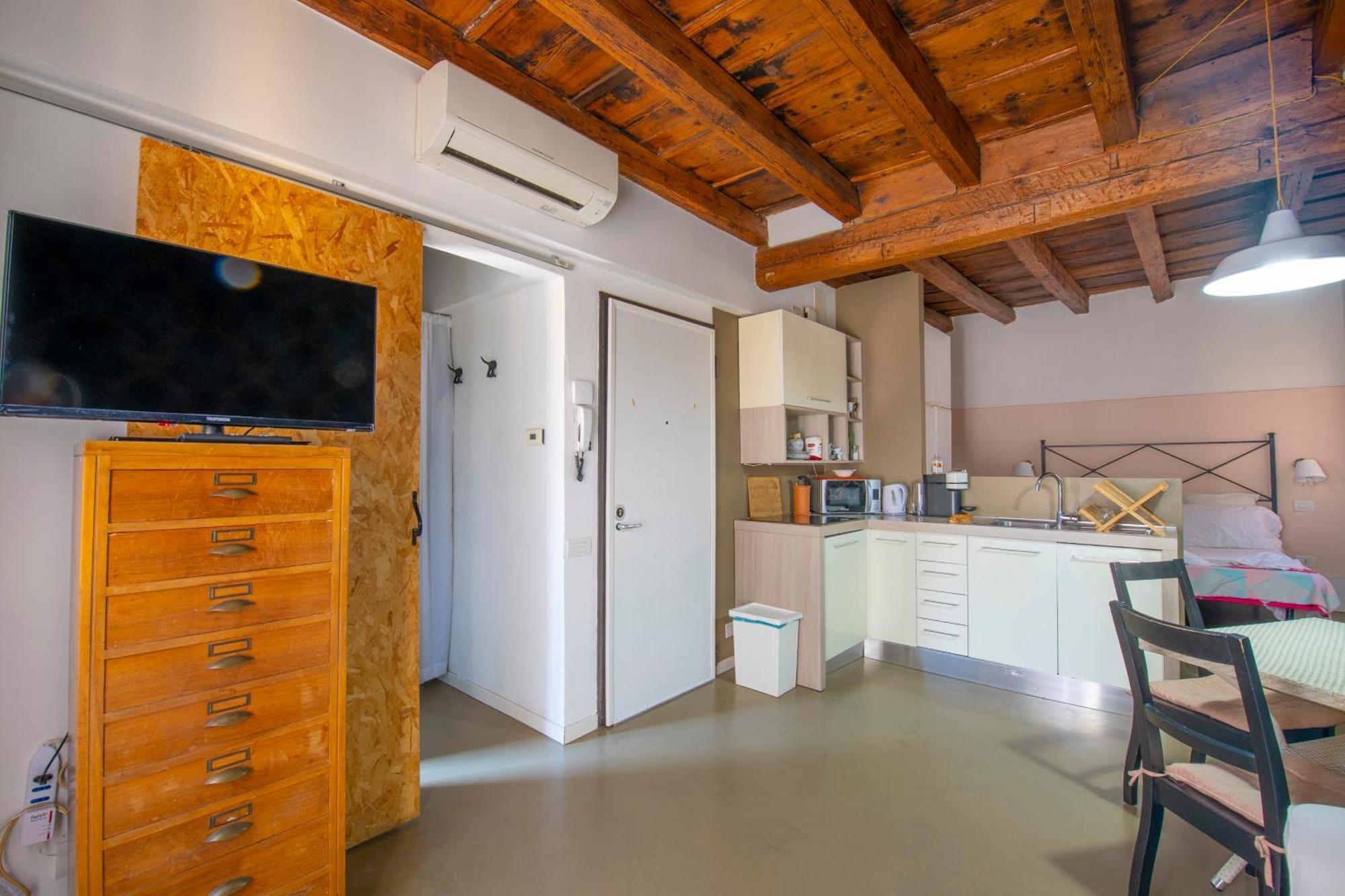 Starhouse 5 Min To City Center & Wifi Apartment Verona