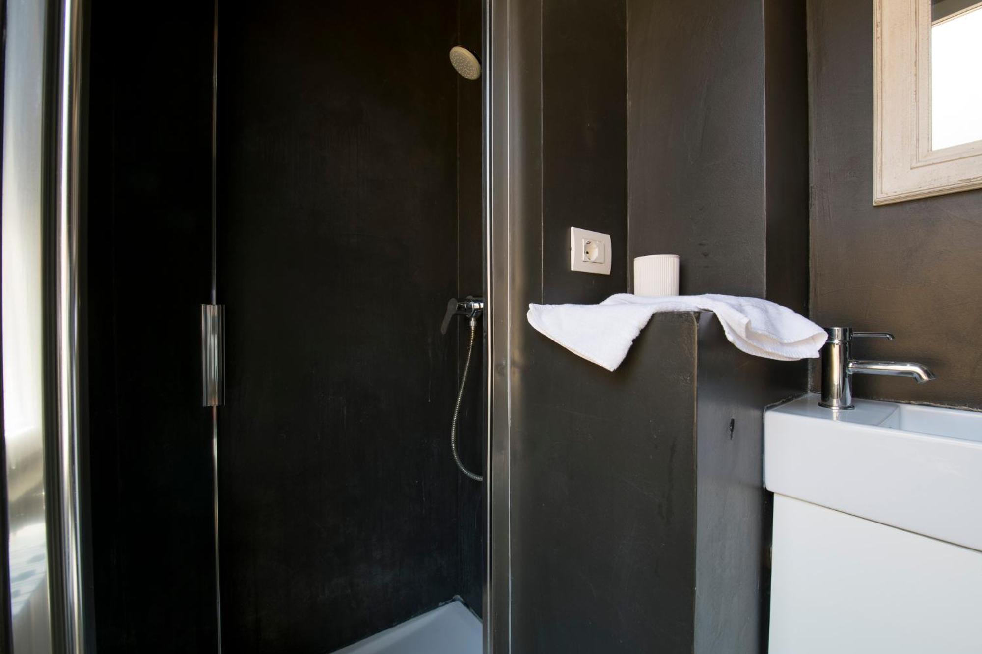 Starhouse 5 Min To City Center & Wifi