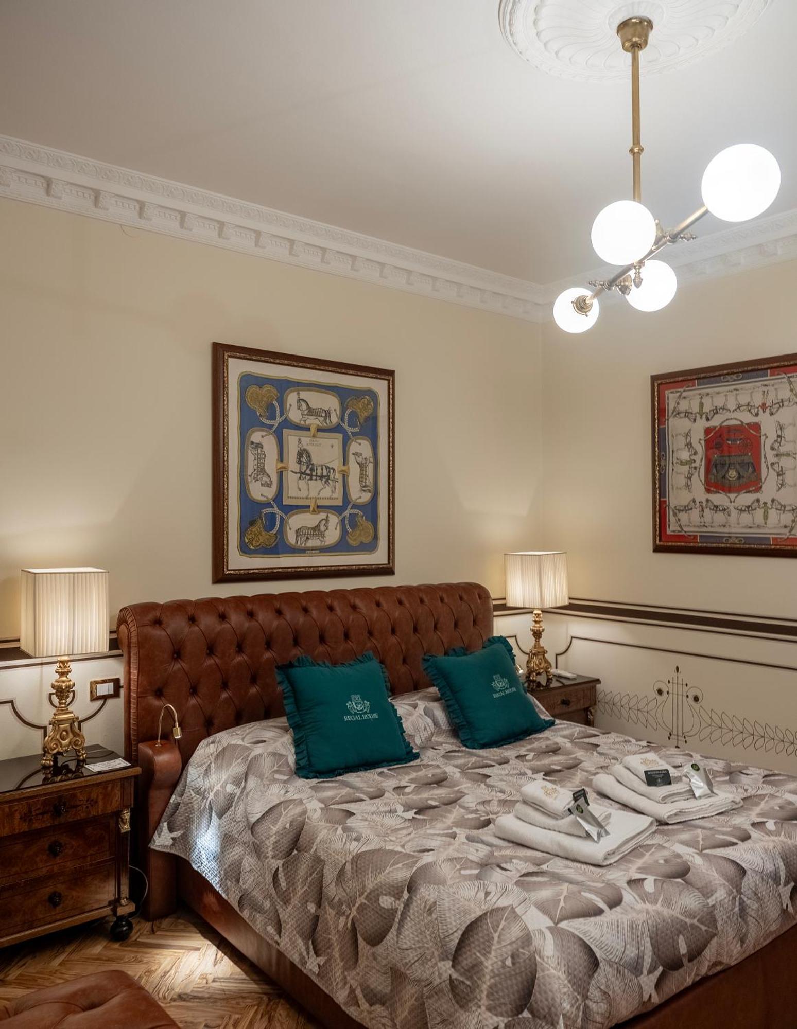 Regal House Vescovado *