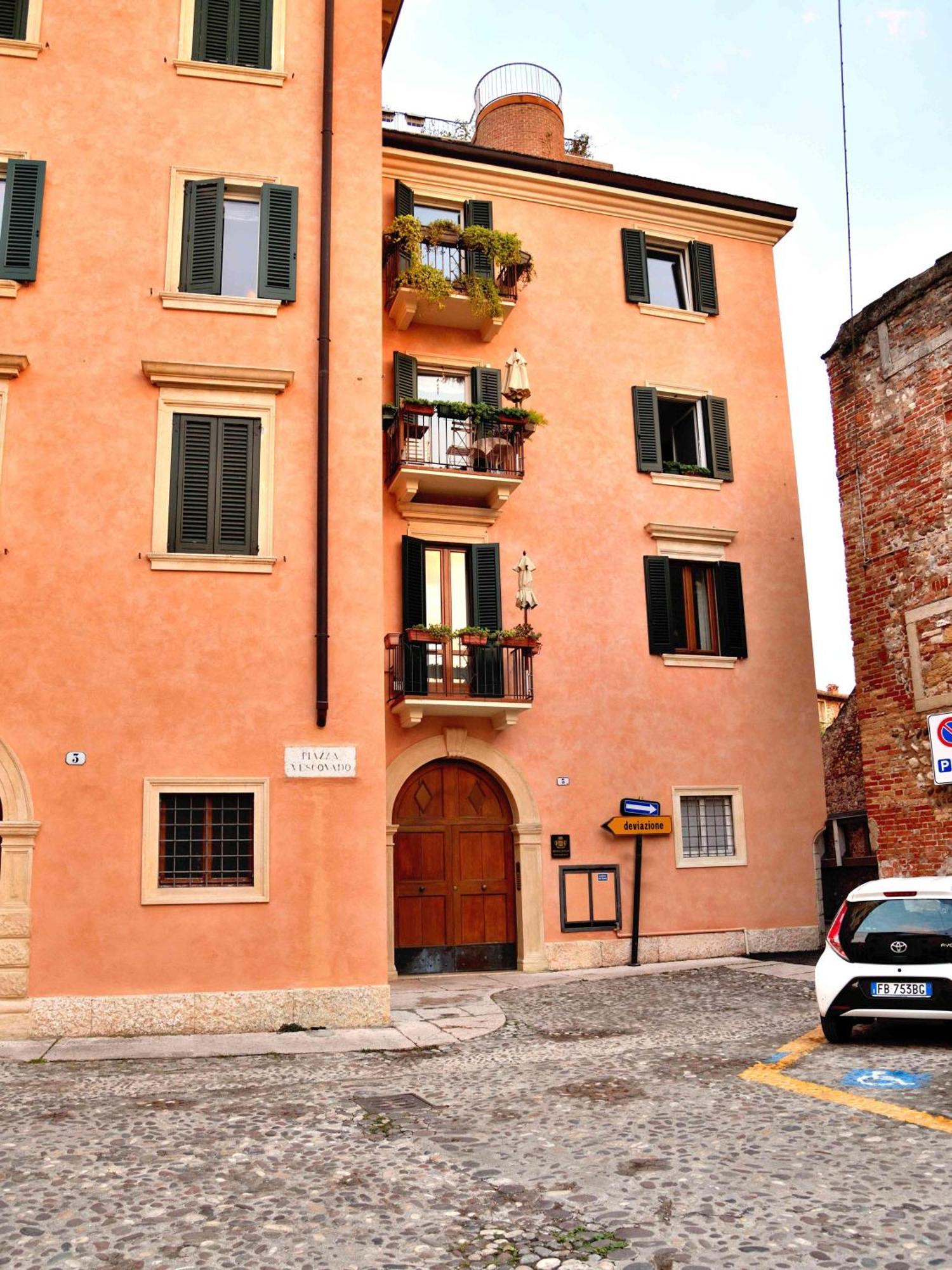Regal House Vescovado *