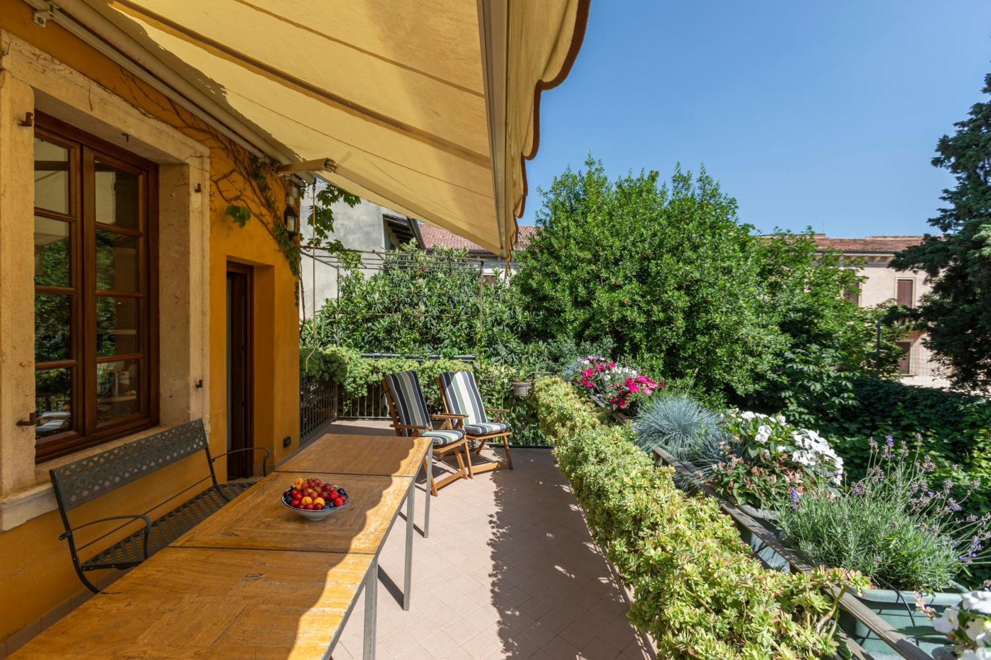 Giardino Giusti Apartment