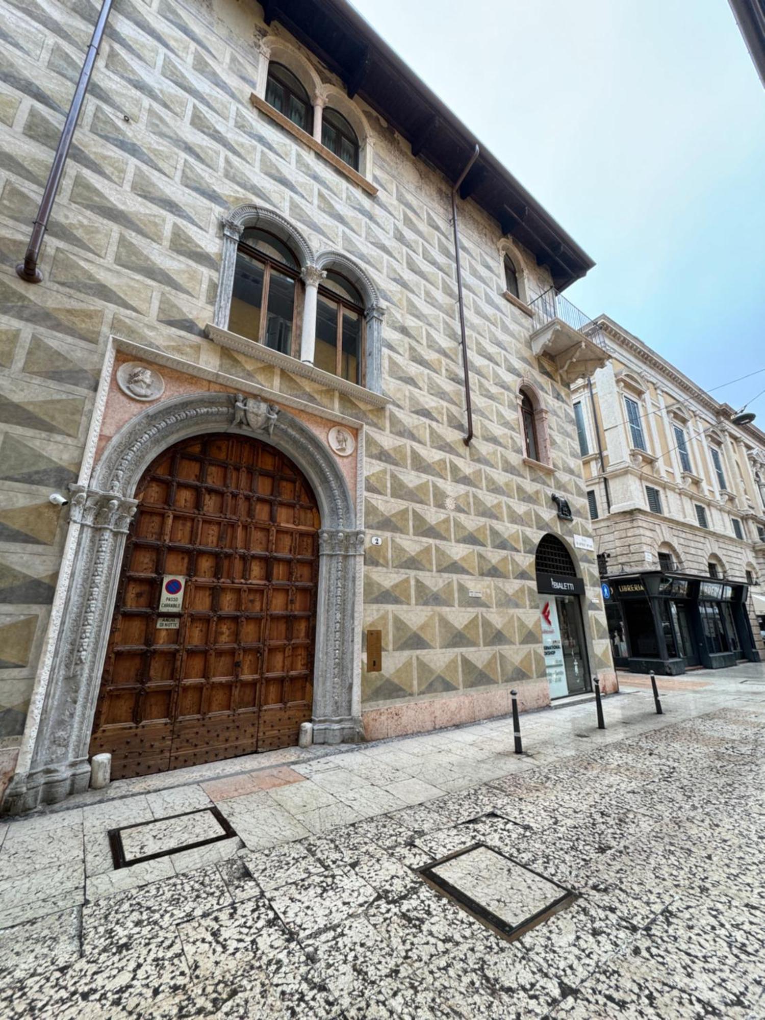 Palazzo Confalonieri Da Lisca