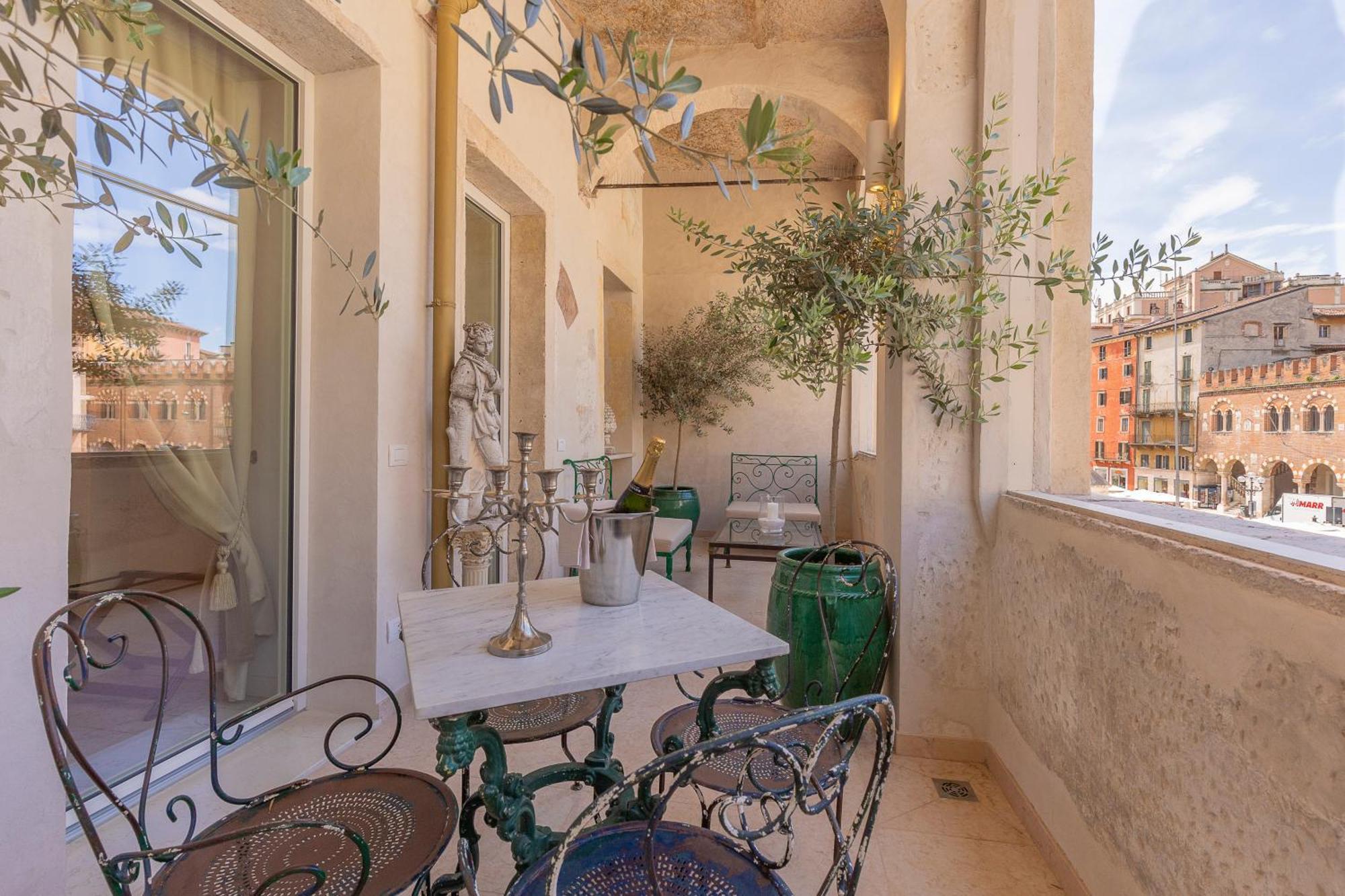 Gasthof Corte Realdi Piazza Erbe 3*