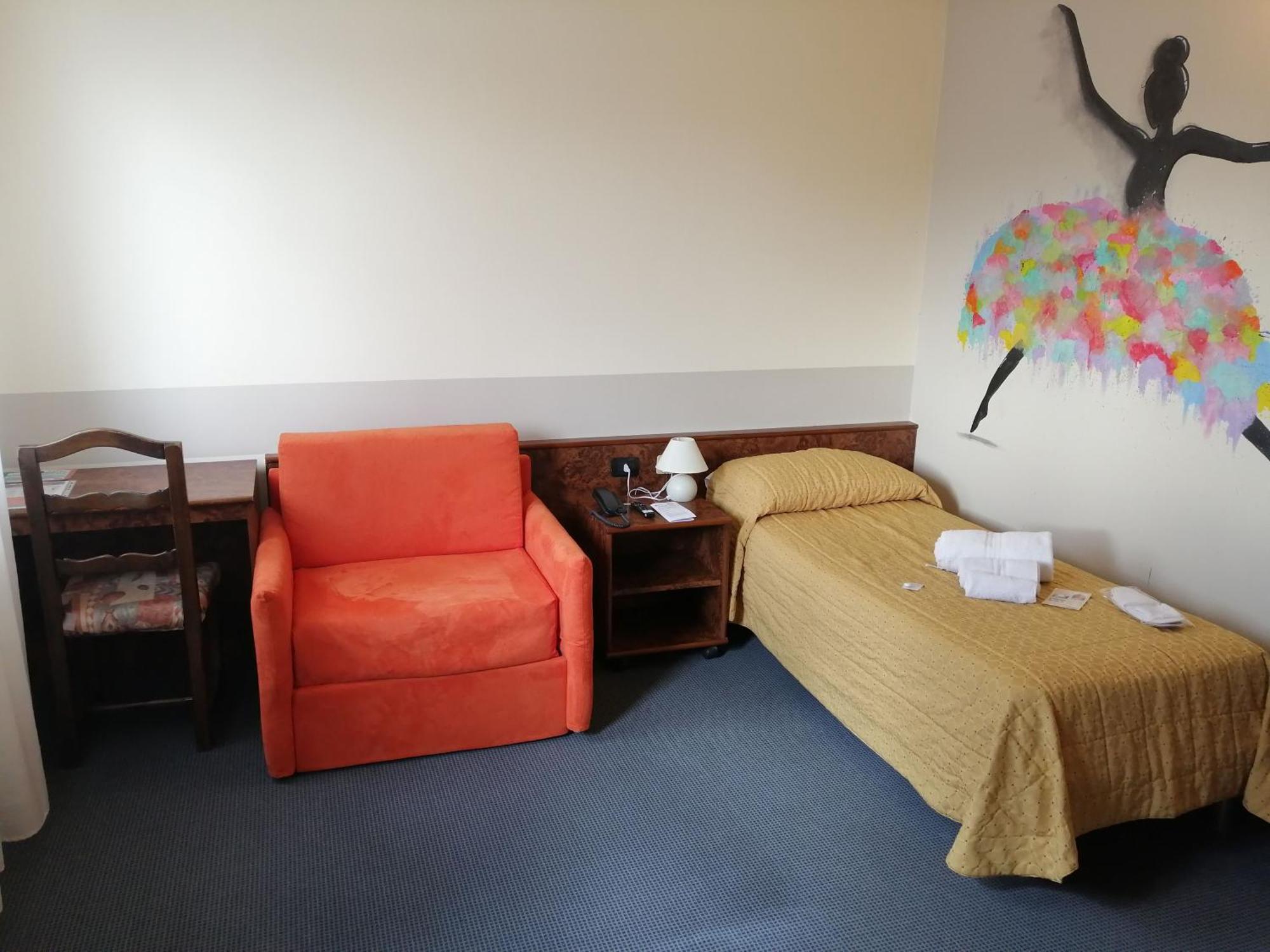 Siros Hotel