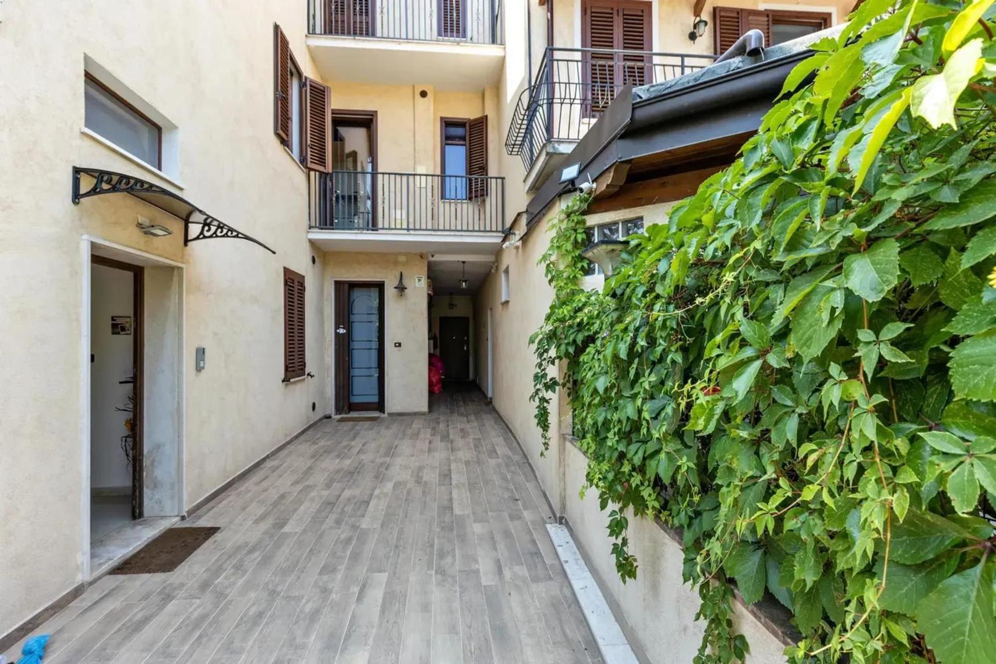 Charming In With Terrace Căn hộ