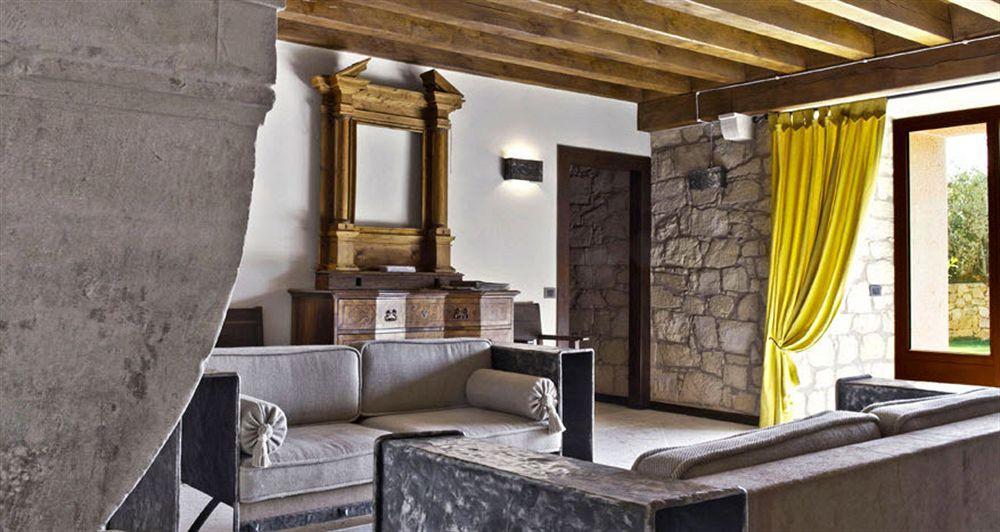 Delser Manor House