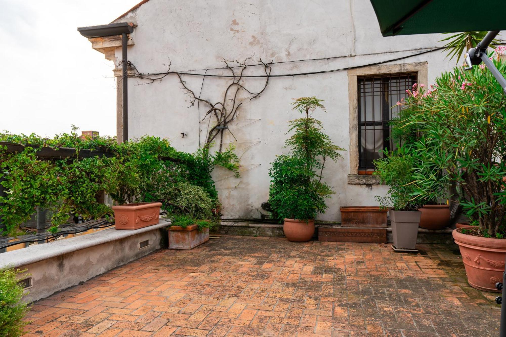 Apartment Terrazza Garibaldi By Postcardsfrom *