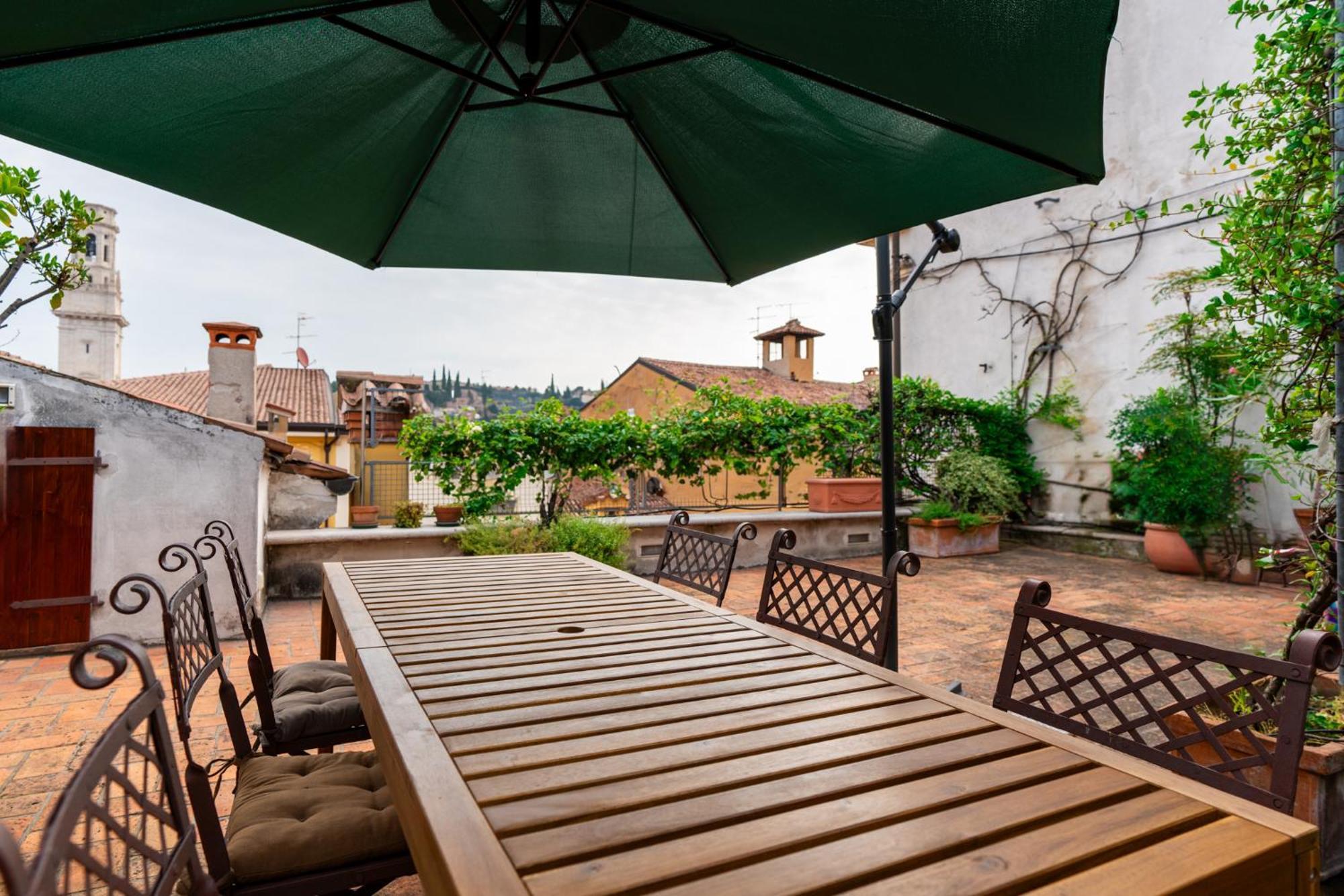 Terrazza Garibaldi By Postcardsfrom Apartment Verona