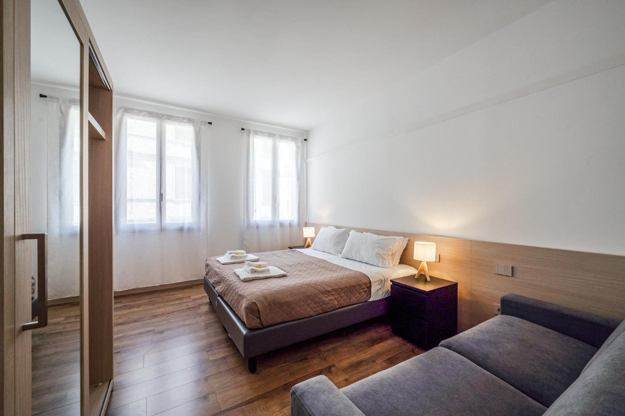 Hoomee Piazza Erbe Apartment