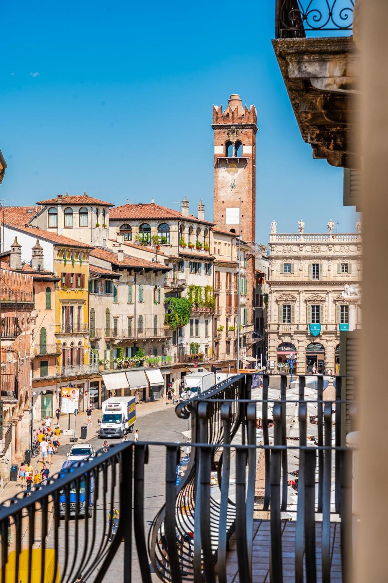 Hoomee Piazza Erbe Verona