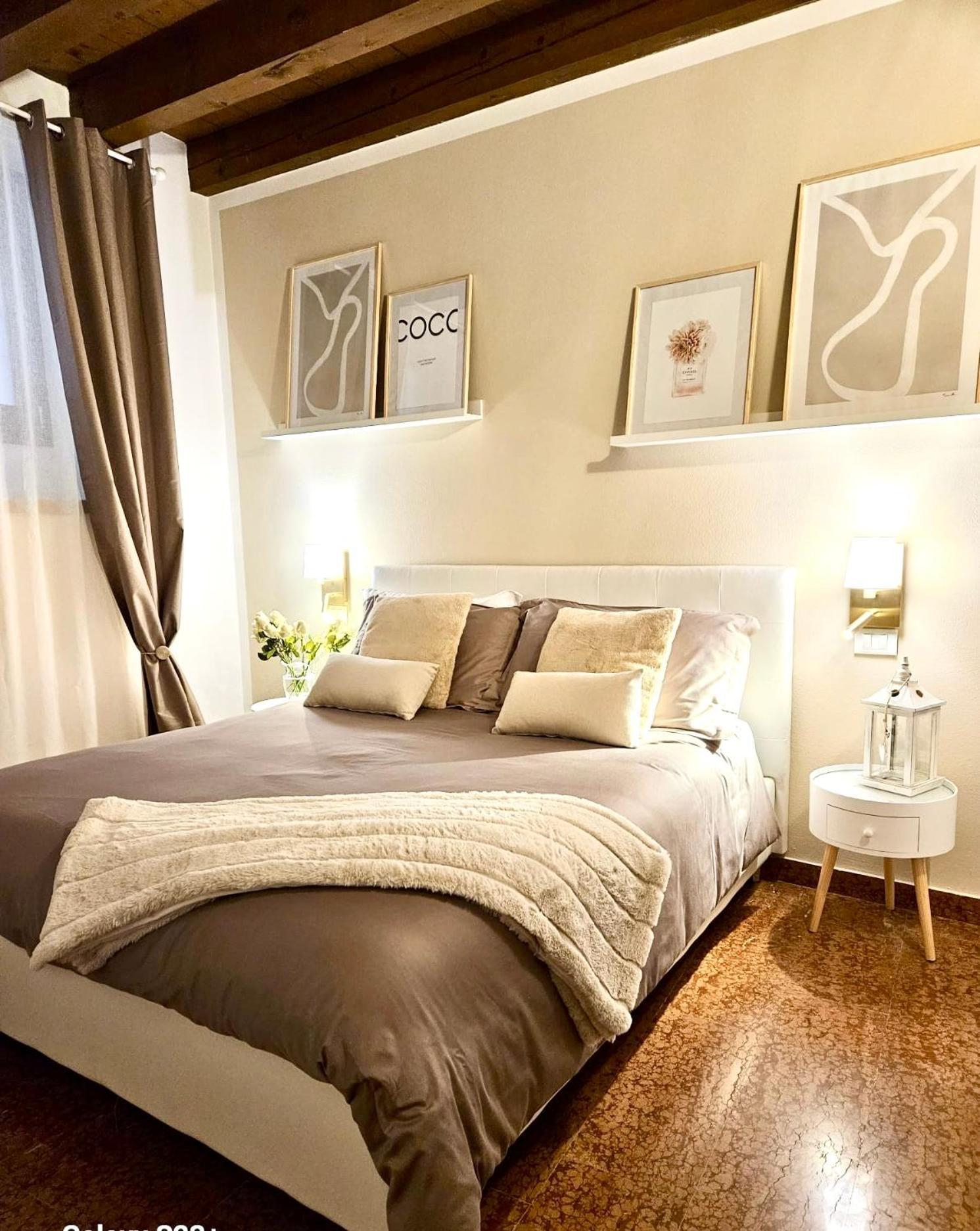 Rosso Suite-free Parking Verona
