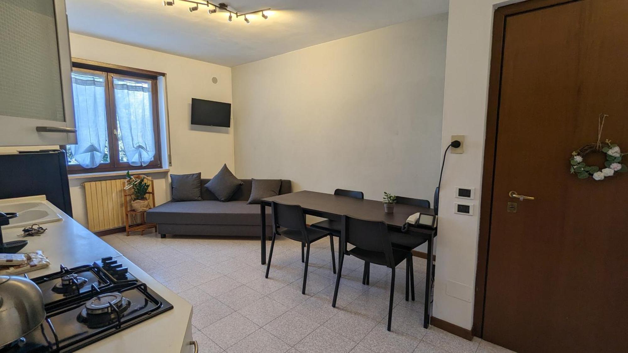 Apartment Urban Escape - A Peaceful Getaway Near The