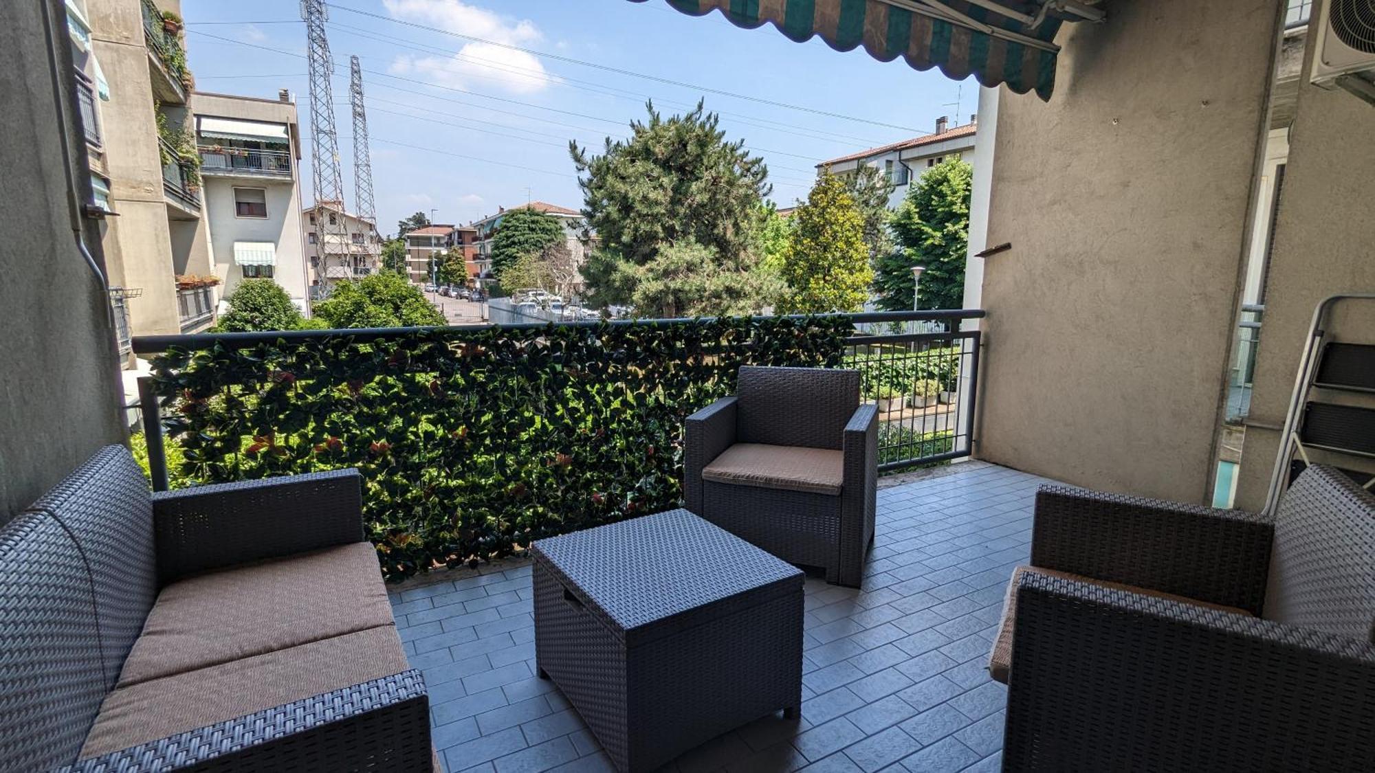 Apartment Urban Escape - A Peaceful Getaway Near The