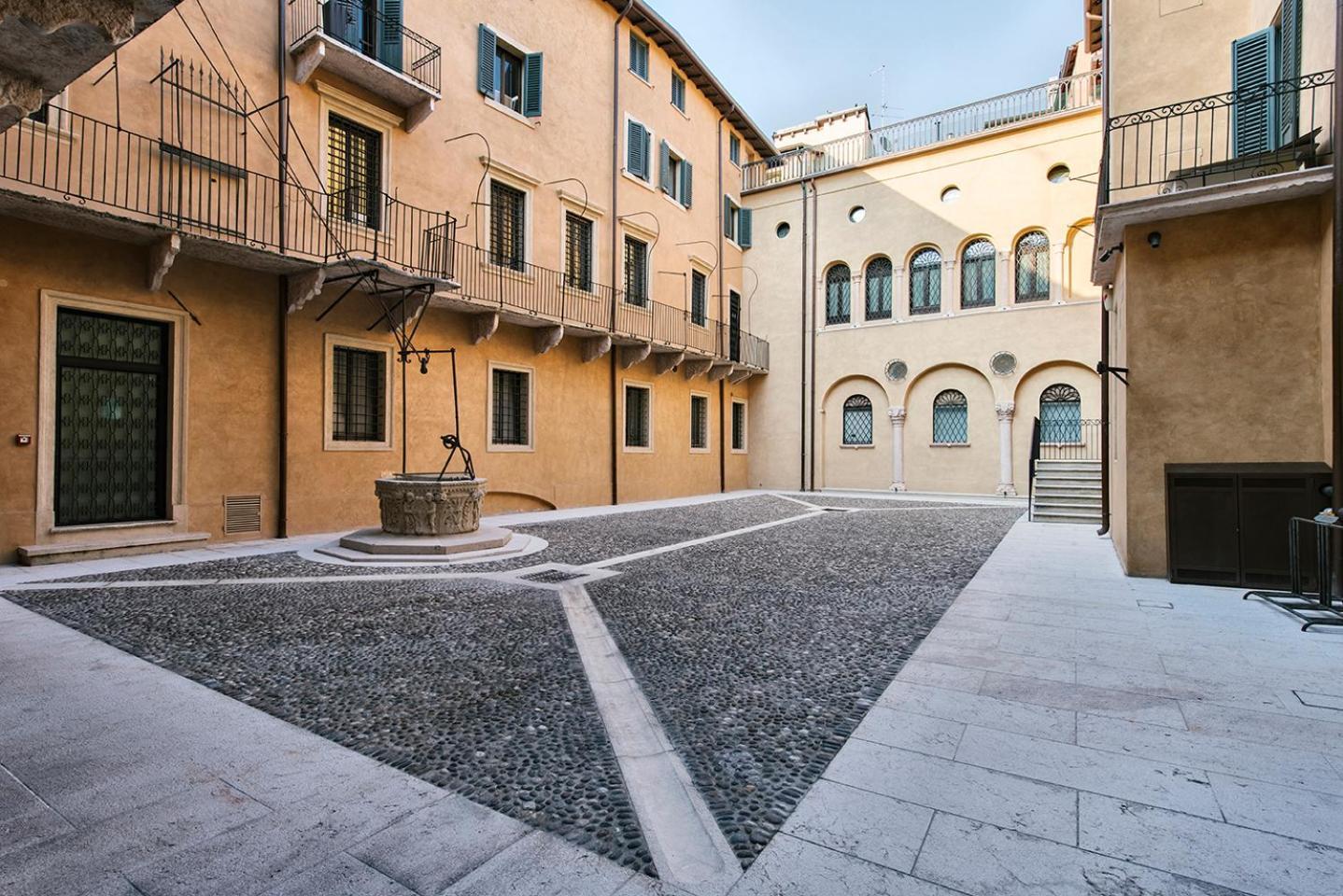 Apartment Palazzo Confalonieri Da Lisca Verona