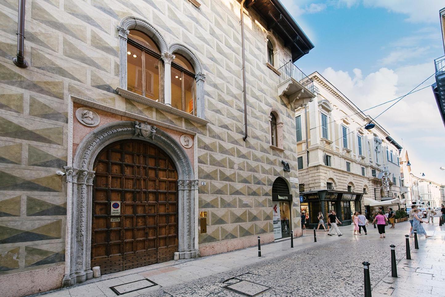 Palazzo Confalonieri Da Lisca