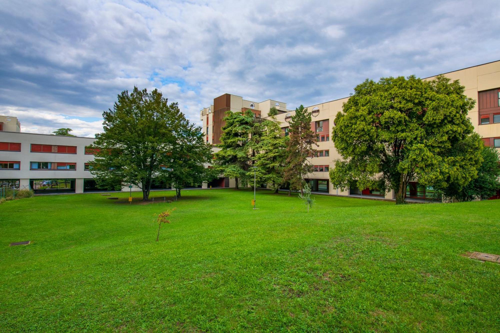 Apartment -free Parking-city-center-strategic Verona