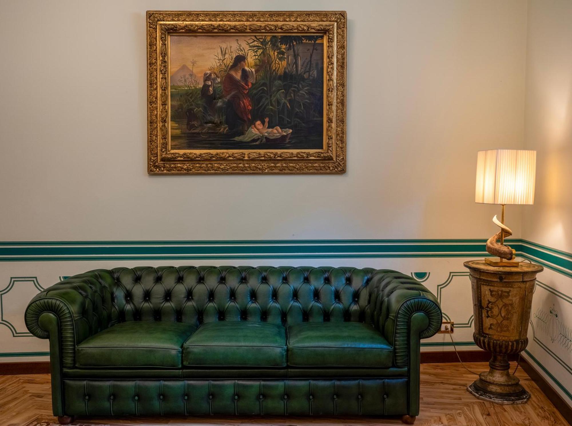 Regal House Regimental Verona
