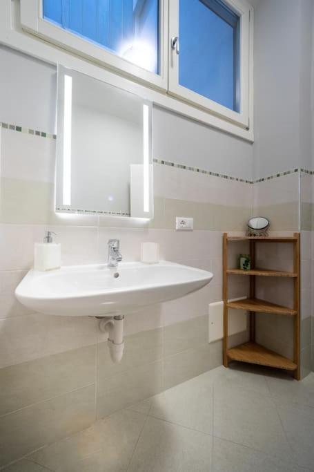 Apartment A Stone's Throw From Juliet's House And The Arena Verona