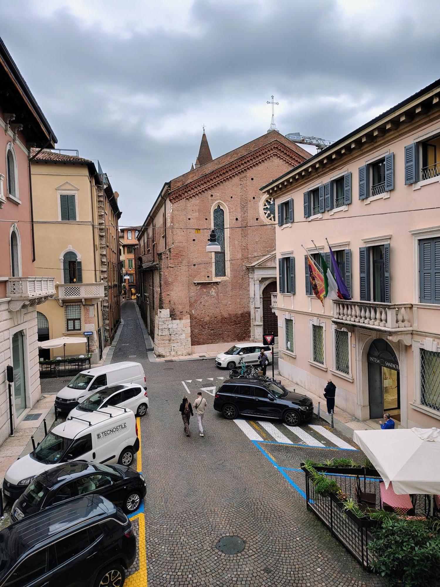 Italianflat - Rentroom Old Town - 200mt To Arena Gasthuis 3*