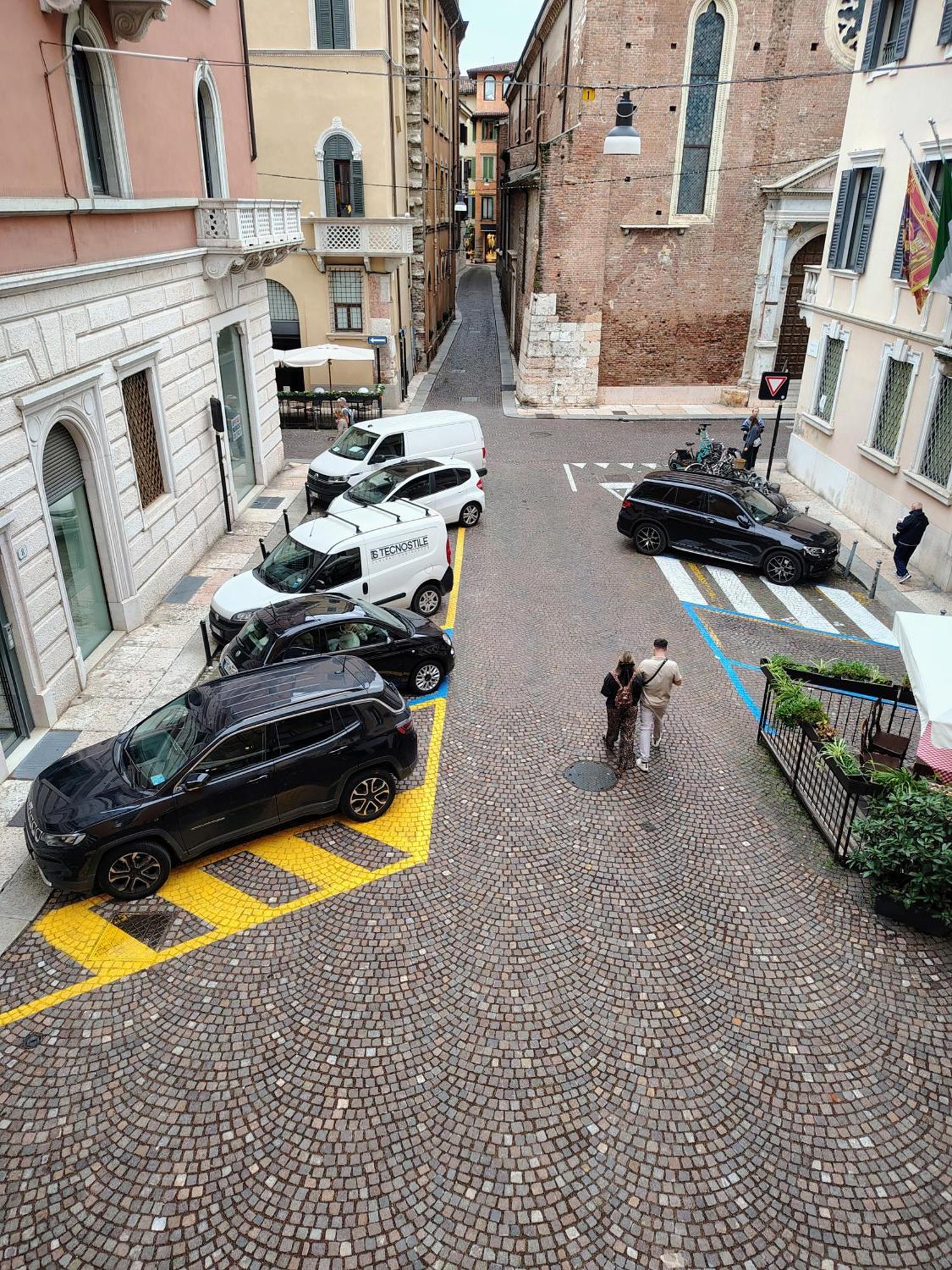 Gasthuis Italianflat - Rentroom Old Town - 200mt To Arena Verona