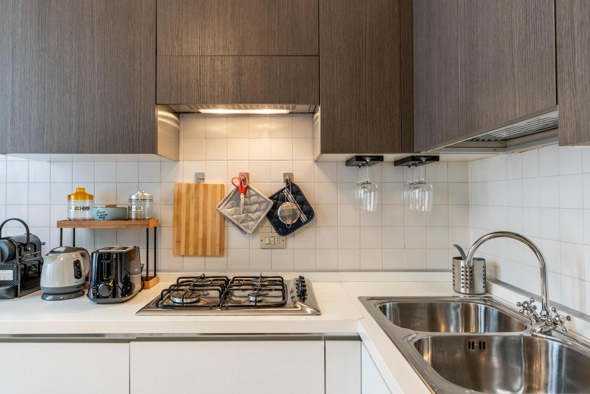 -near Arena & Parking - Pet Friendly Historical Arena Palace