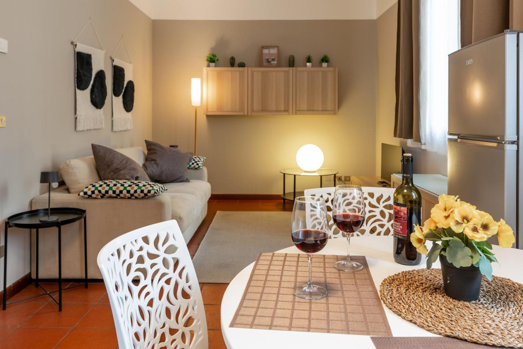 -near Arena & Parking - Pet Friendly Historical Arena Palace * Verona