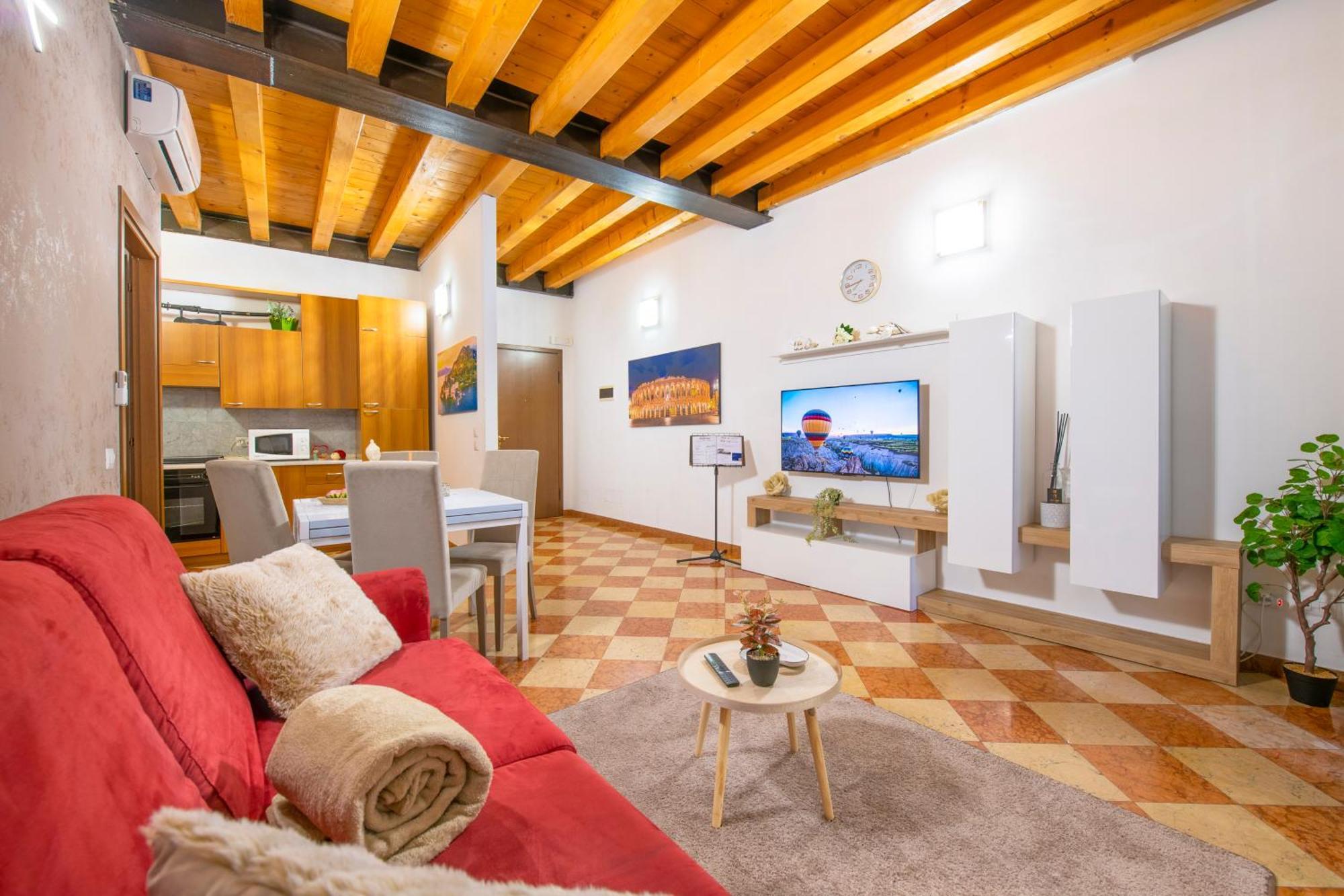 Palace Mazzini Center Apartment Verona