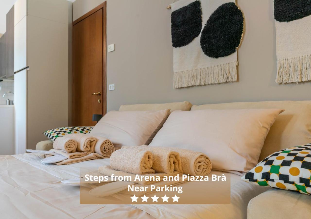-near Arena & Parking - Pet Friendly Historical Arena Palace *