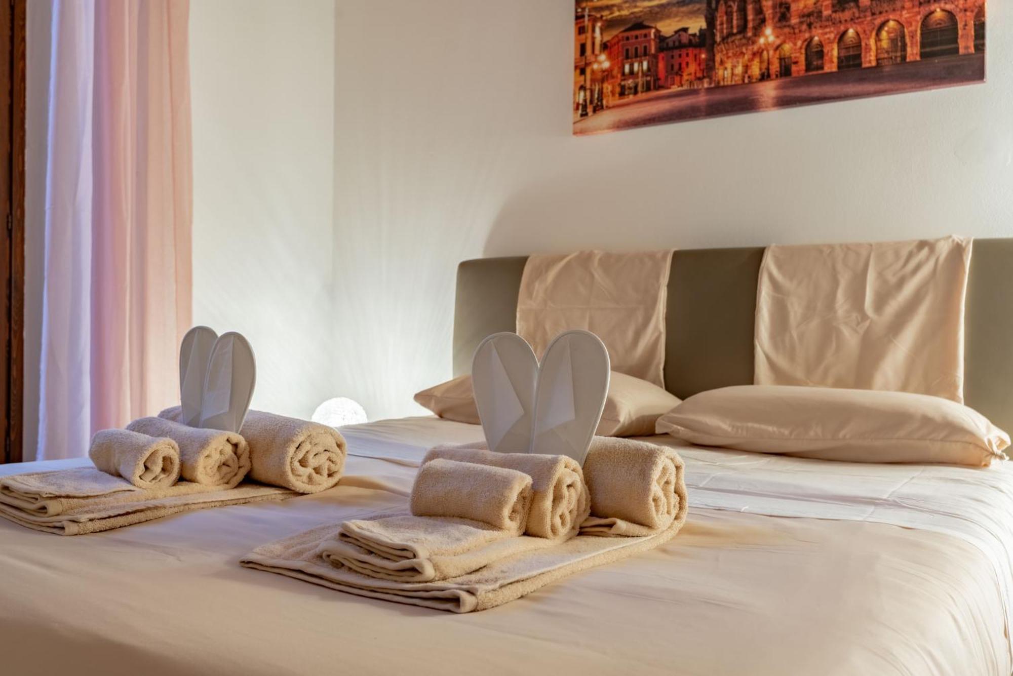 Historic Center View-2 Minutes From Arena & Juliet's House- Mazzini Palace Verona