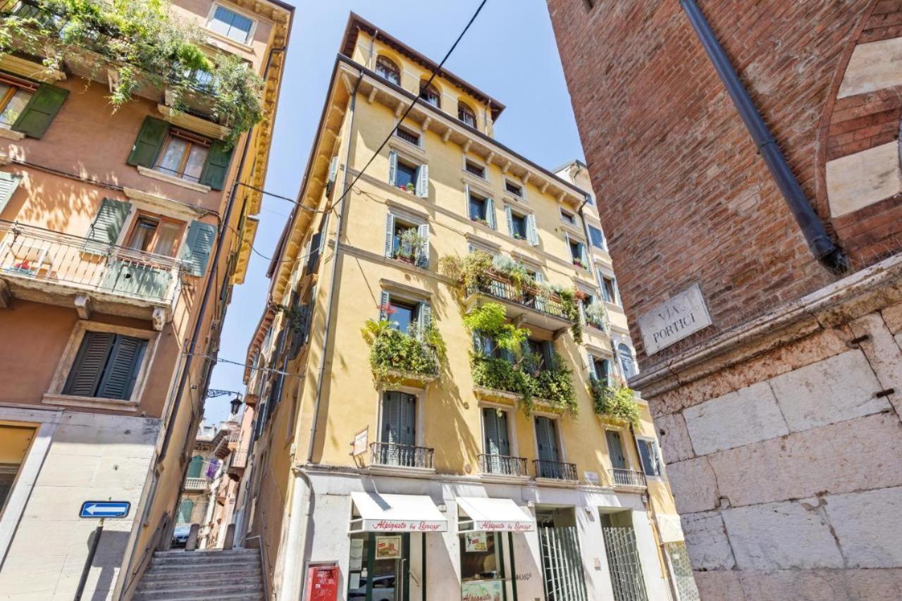 Centro Piazza Erbe Verona