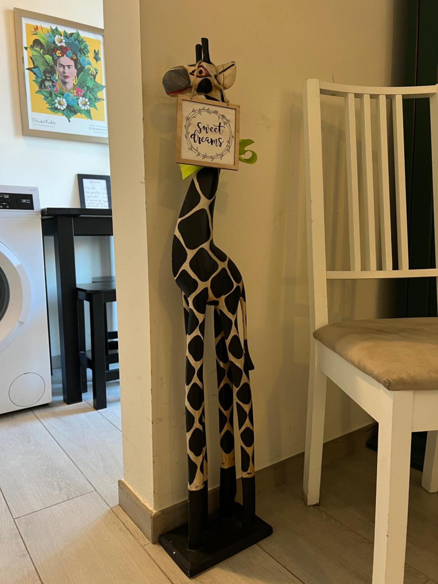 Jungle Chic Business & Fun Apartment
