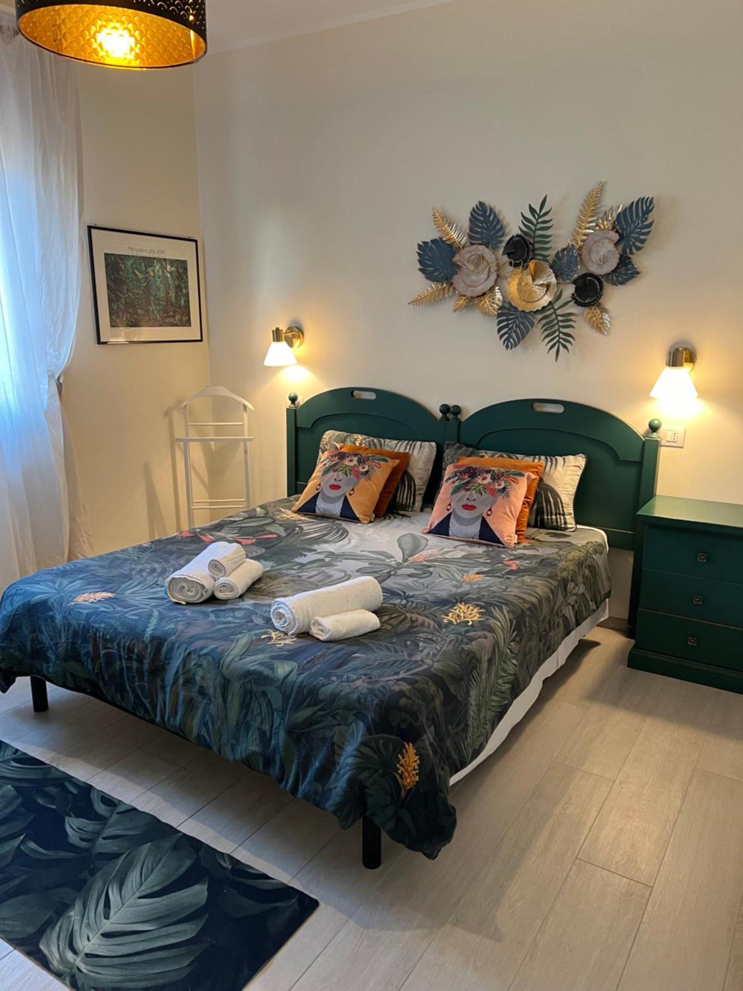 Jungle Chic Business & Fun Apartment