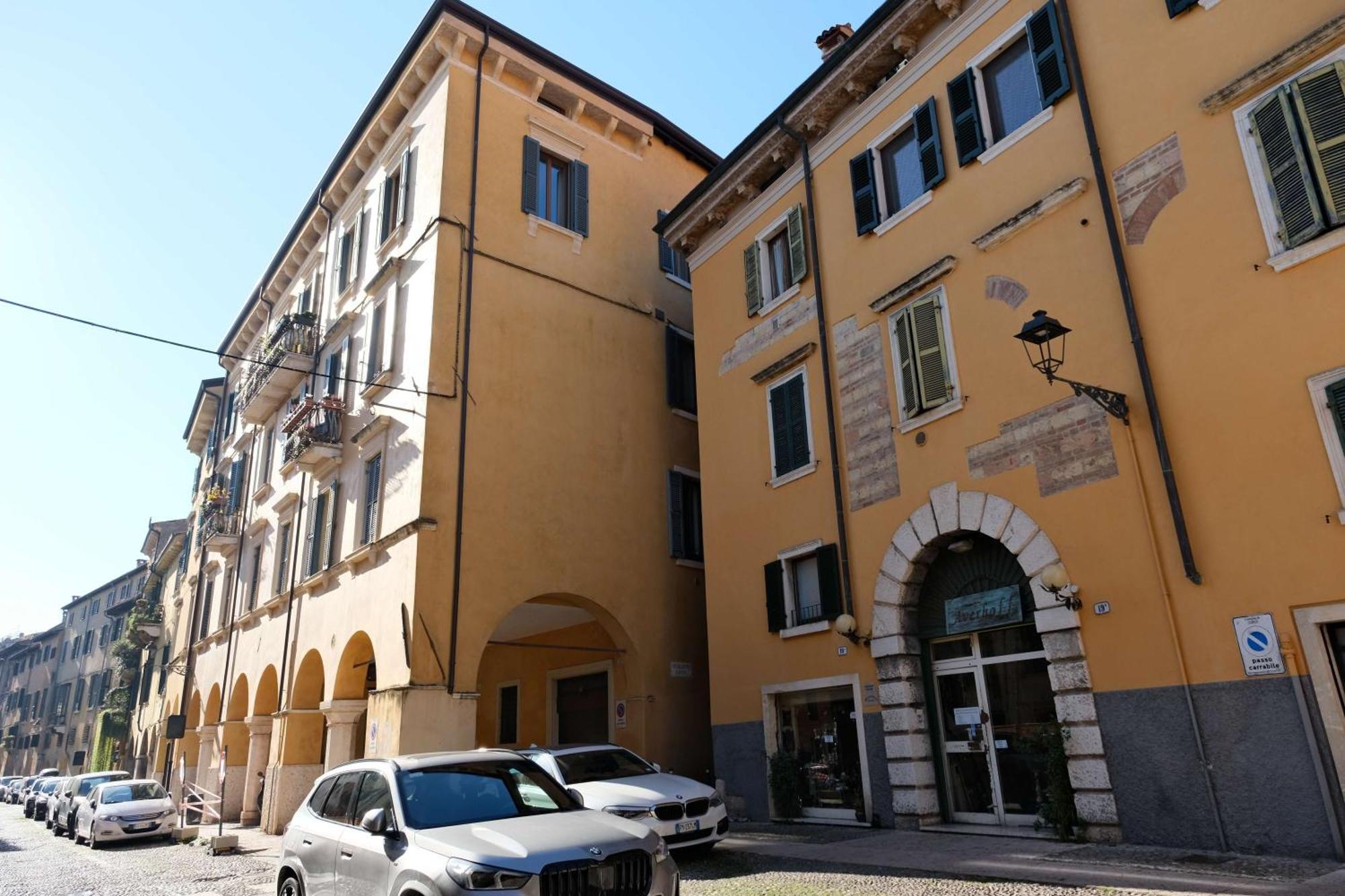 Vr Antica Riva Apartment *