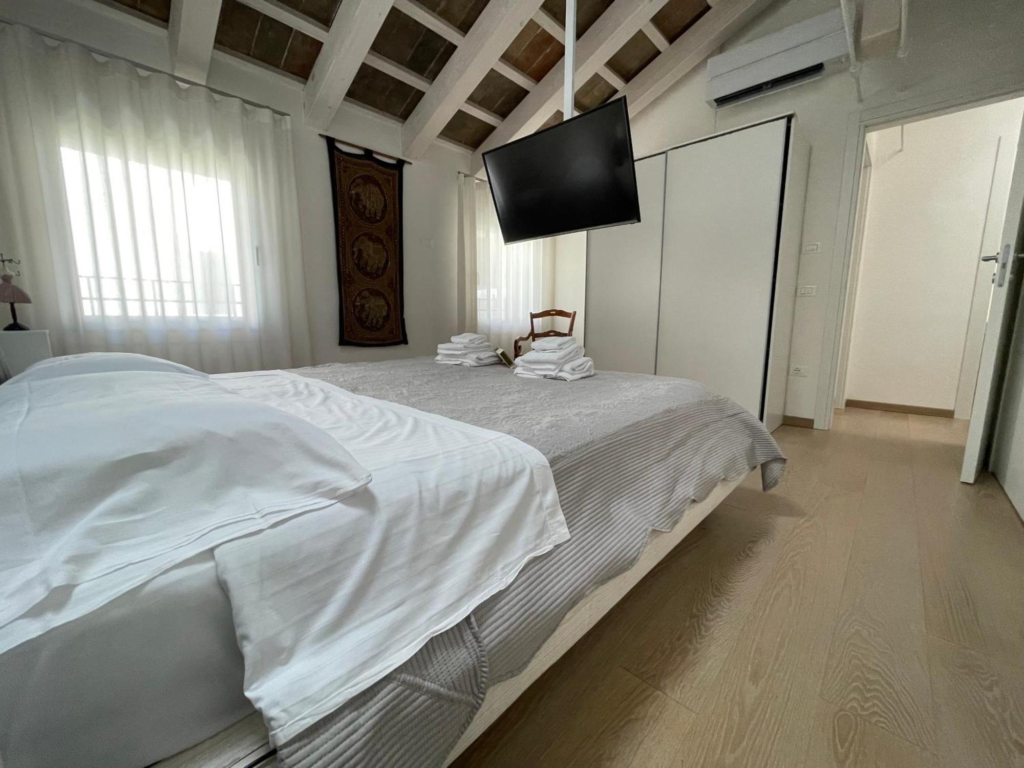 Sweet Apartment *