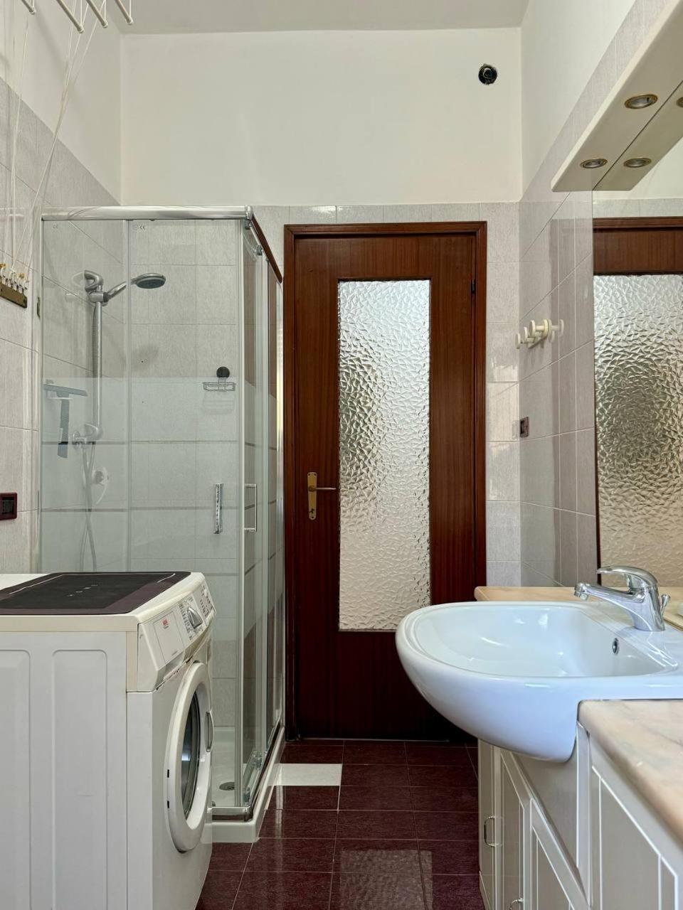 Zai Fiera Flat - 10 Min To Center With Private Parking Appartamento *
